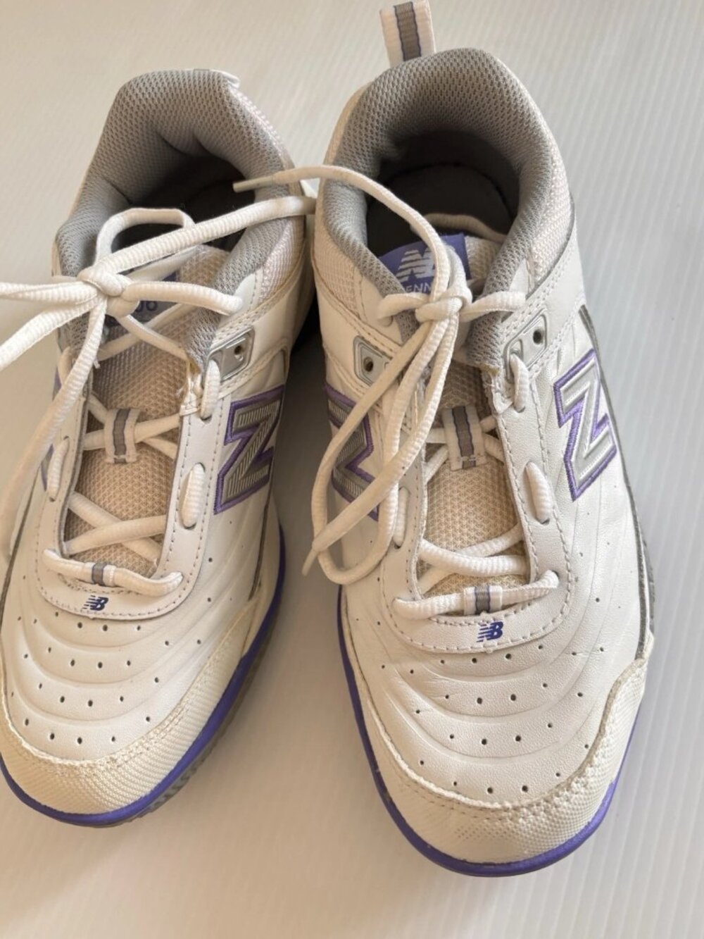 New Balance Women's 806 Stability White/Purple SZ 7 Athletic Tennis Court Shoe